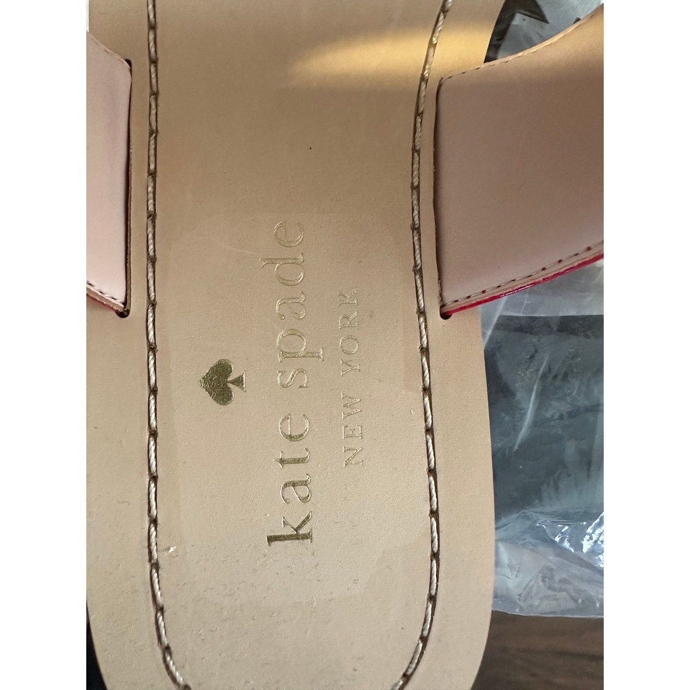 Kate Spade New York Red Patent Leather Spade Heart Buckle Sandals Size 8 NWOT - Picture 2 of 3